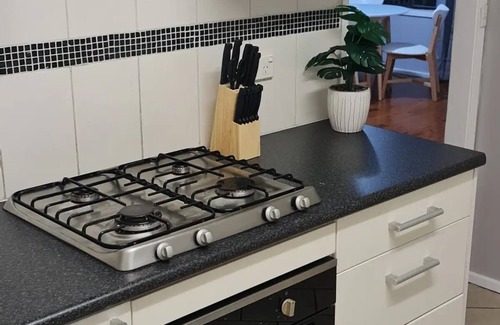 Oak Flats Apartment | 2 Bedroom unit with covered entertainment area