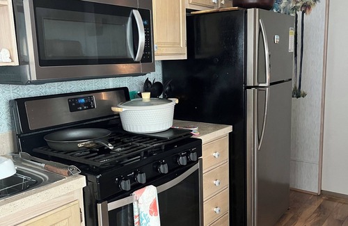 Venice House | 2-bedroom Venice home with pool, hot tub, fitness room,WiFi Myakka River access