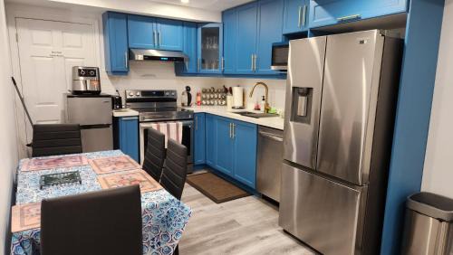 Newmarket Apartment | 2 Bedrooms 2 washrooms 2 parking spots Basement Apartment