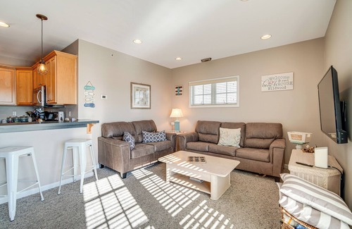 Cape May - Wildwood Condo | 2 Blocks to Beach: Cozy Retreat in Wildwood!