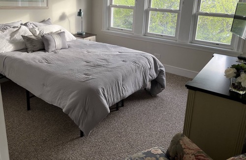 Ventnor City Apartment | 2 blocks to beach, spacious, spread out, 2 BR