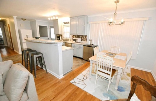 Wooded Estates House | 2 blocks to ND! 4 bedroom 2 bath home(1217)