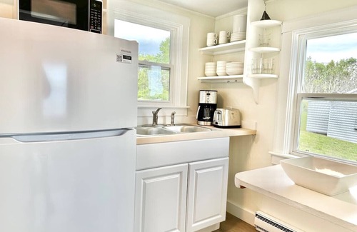 Bernard House | 2 BR Beachfront Home + Large Deck [Harbor Hideout]