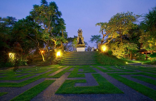 Nakula Villa | 2 BR Pivate Pool Villa, 5 mnts walking to the beach and Seminyak shopping area