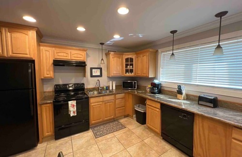 Highlands - Perkins Apartment | 2 br Steps from Tiger Stadium