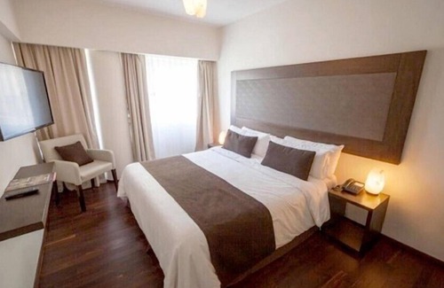 El Centro Hotel | 2 BR Suite within Walking Distance to Palacio San Martin