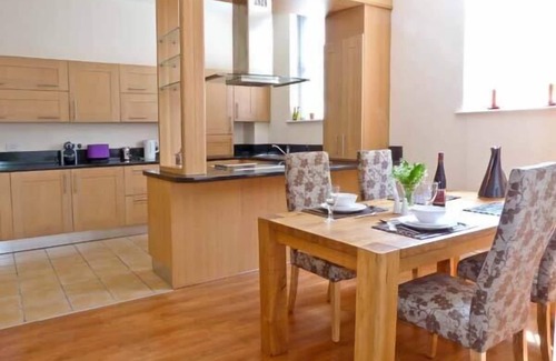 Cark Apartment | 2 CARK HOUSE, luxury holiday cottage in Cark In Cartmel
