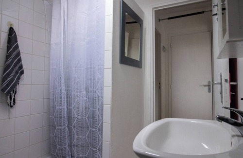 Abbesses Bed & Breakfast | 2 Chambres D'hotes Jusqu'à 6 Personnes