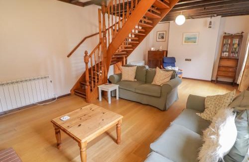 Stackpole House | 2 Cheriton Cottages