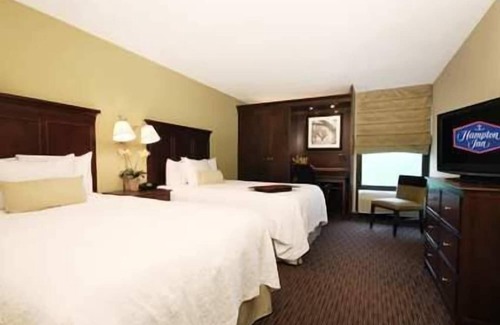 Castleton Hotel | 2 Connecting Suites at a Hotel