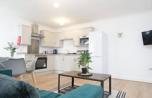 Cliftonville Apartment | 2 Cosy Flats - Up To 9 Guests