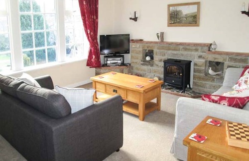 Buckden Cottage | 2 DALEGARTH, pet friendly, with a garden in Buckden