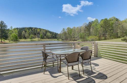 Argo House | 2 Docks and Paddleboard Lakefront Alabama Retreat!