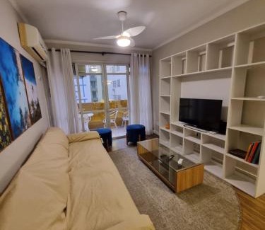 Aparecida Apartment | 2 Dormitorios, Piscina Frente ao Mar