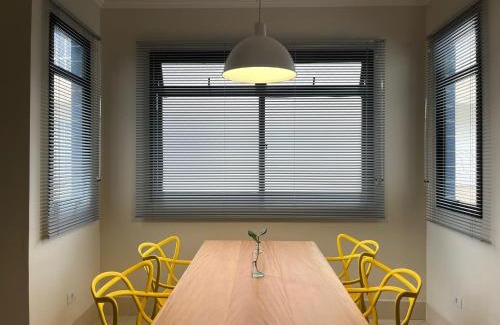 Barra da Lagoa Apartment | 2 Dorms com ar split nos quartos, piscina, Wi-fi e 5min a pé da Praia do Itaguá