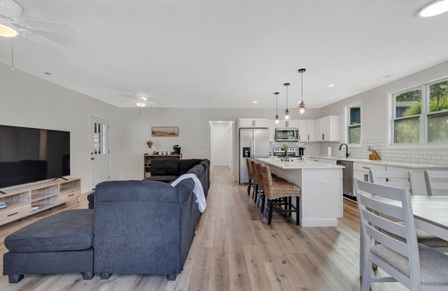 Kirkland House | 2 Homes! Coastal Vineyard Estate