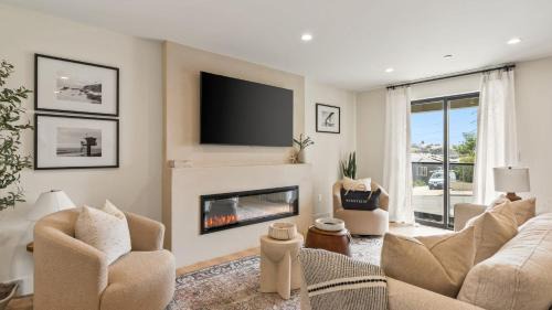 Point Loma Heights House | 2 Homes in San Clemente by AvantStay Sleeps 26, Steps from Sunset Cliffs, Ocean Beach & Dining
