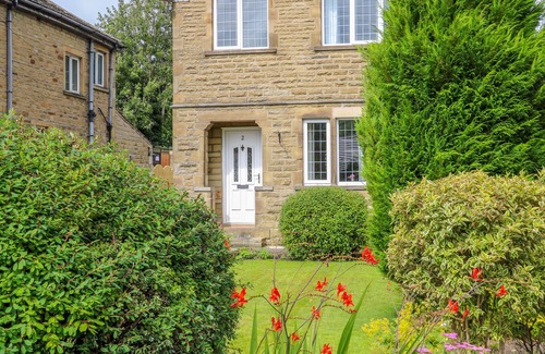 Settle House | 2 INGS AVENUE, pet friendly, with a garden in Settle