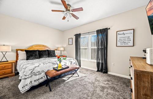 Pigeon Forge House | 2 King BRs Balcony Resort Amenities Free Tix