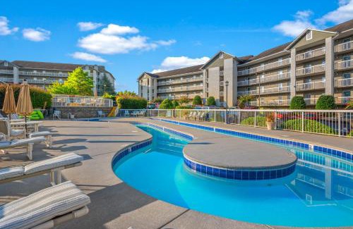 Pigeon Forge House | 2 King BRs Balcony Resort Amenities Free Tix