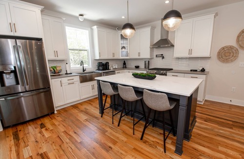 Southwest Raleigh House | 2 Kings, 2 Queens, 3.5 baths, Bonus Room - 2 mins from PNC Arena & Carter-Finley