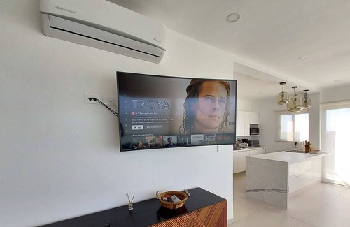 San Benito Apartment | 2 Lux beachfront PH, roof & jacuzzi best amenities