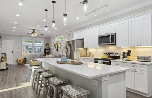 Bay St Louis Ski Chalet | 2 Luxe Chalets Pool Beach Parking Sleeps 12