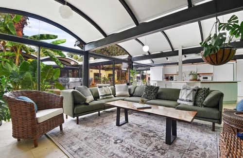 Mid City South House | 2 mi from LSU! MCM Masterpiece - Sleeps 10