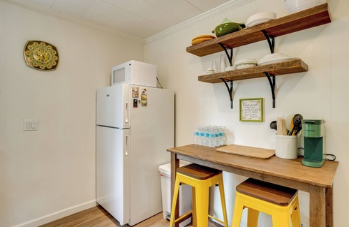 Prescott Cabin | 2 Mi to Arizona Christmas City! Cabin w/Fireplace