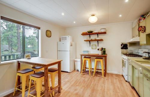 Prescott House | 2 Mi to Arizona Christmas City! Cabin with Fireplace