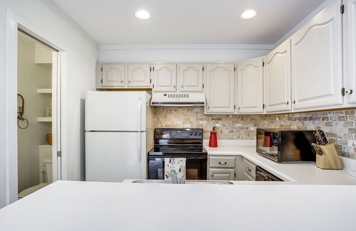 Selbyville Apartment | 2 Mi to Beach: Gem w/Enclosed Patio in Selbyville