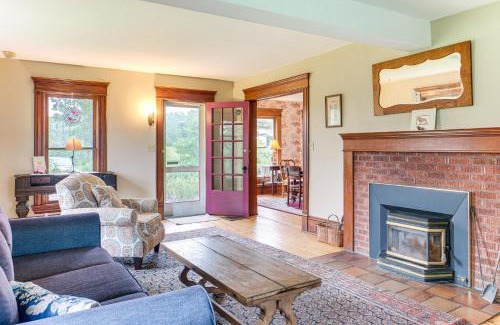 Chardon House | 2 Mi to Chardon Square Spacious Farmhouse