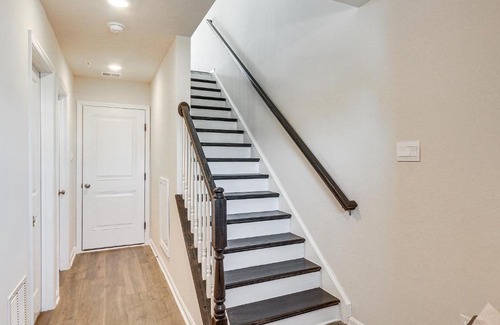 Frederick House | 2 Mi to Dtwn Frederick Updated Townhome