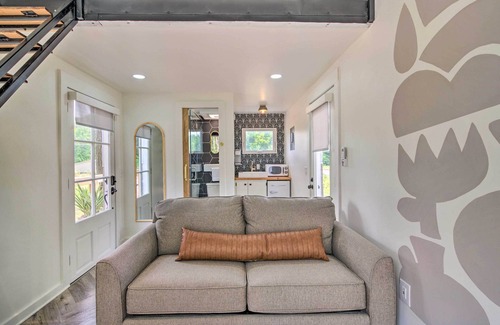 Starkville Apartment | 2 Mi to MSU: Chic Tiny Home Retreat!