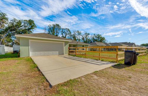 Dunnellon House | 2 Mi to Rainbow Springs Home with Hot Tub!