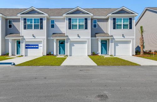 Surfside Beach House | 2 Mi to Shore Newly Built Surfside Beach Gem