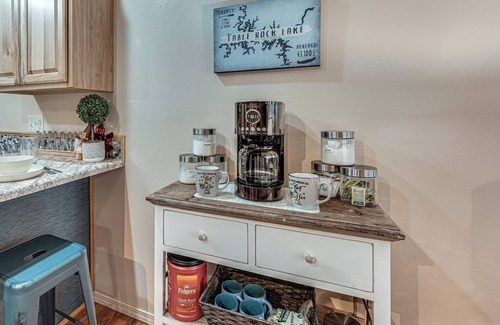 Notch Estates Condo | 2 Mi to Silver Dollar City: Inviting Family Escape