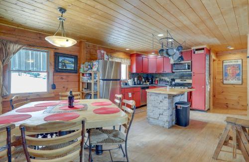 Casper Mountain House | 2 Mi to Skiing Casper Cabin with Mtn Views!