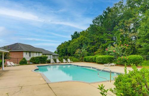 Auburn Apartment | 2 Mi to Tiger Territory! Condo with Community Pool