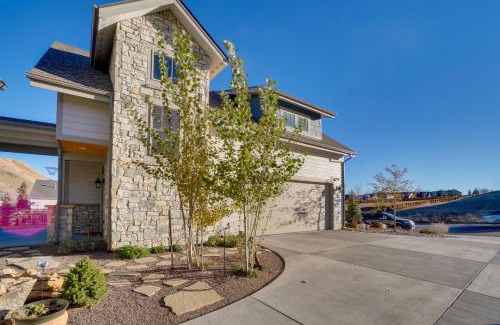 Castle Rock House | 2 Mi to Town Castle Rock Retreat with Fireplace!