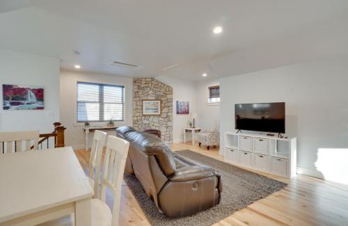 Castle Rock House | 2 Mi to Town Castle Rock Retreat with Fireplace!