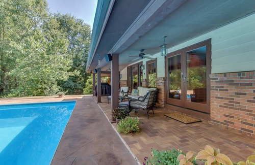 Seneca House | 2 Miles to Clemson Football!