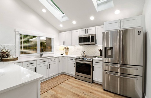 South Beach House | 2 Min Walk to Beach, Fenced Yard and Heatable Pool!