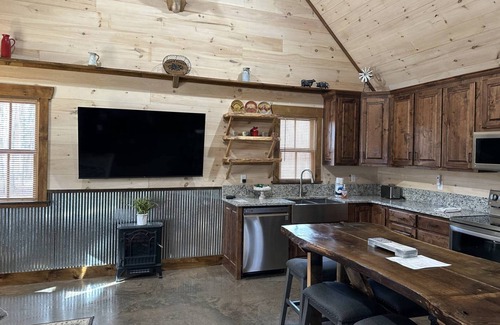 Rising Fawn Cabin | 2 Mountain Cabins - Each with a hot tub, fire pit and covered patio - putting green & corn hole