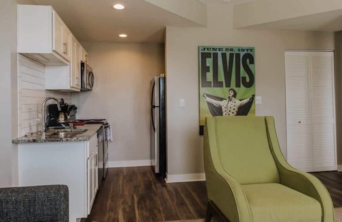 Chatham-Arch Apartment | 2 New combined apts near nightlife & attractions