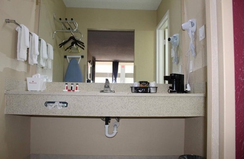 Perry House | 2 Non-Smoking 2 Doubles 1st Floor at FairBridge Inn Express Perry, Pets Allowed!