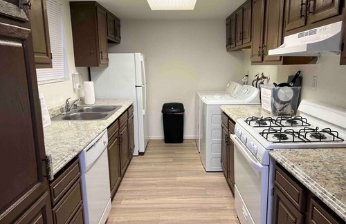 Las Vegas Apartment | 2 or 3 Beds Walk to Strip MGM Casinos Shops Clubs