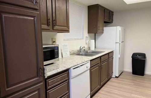 Las Vegas Apartment | 2 or 3 Beds Walk to Strip MGM Casinos Shops Clubs