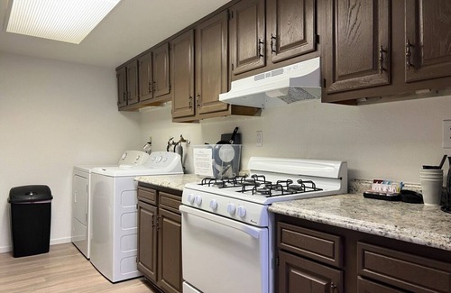 Las Vegas Apartment | 2 or 3 Beds Walk to Strip MGM Casinos Shops Clubs