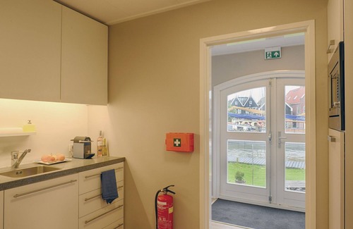 Monnickendam Apartment | 2 people, 23 m2, private bathroom, harbor view, with terrace